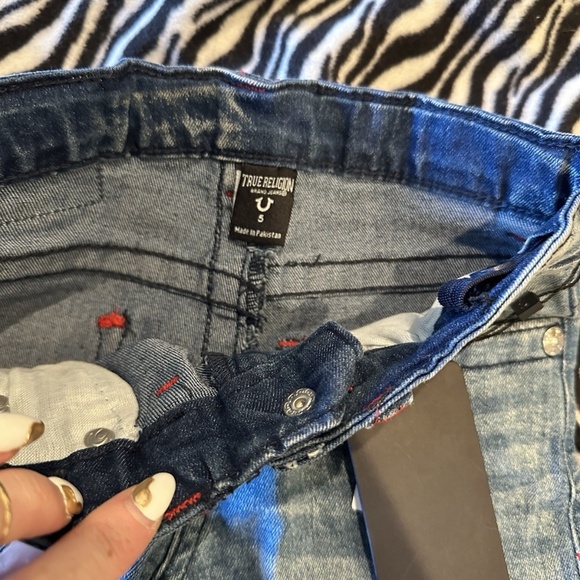 Boys 5T True Religion Jean Shorts - Picture 3 of 4